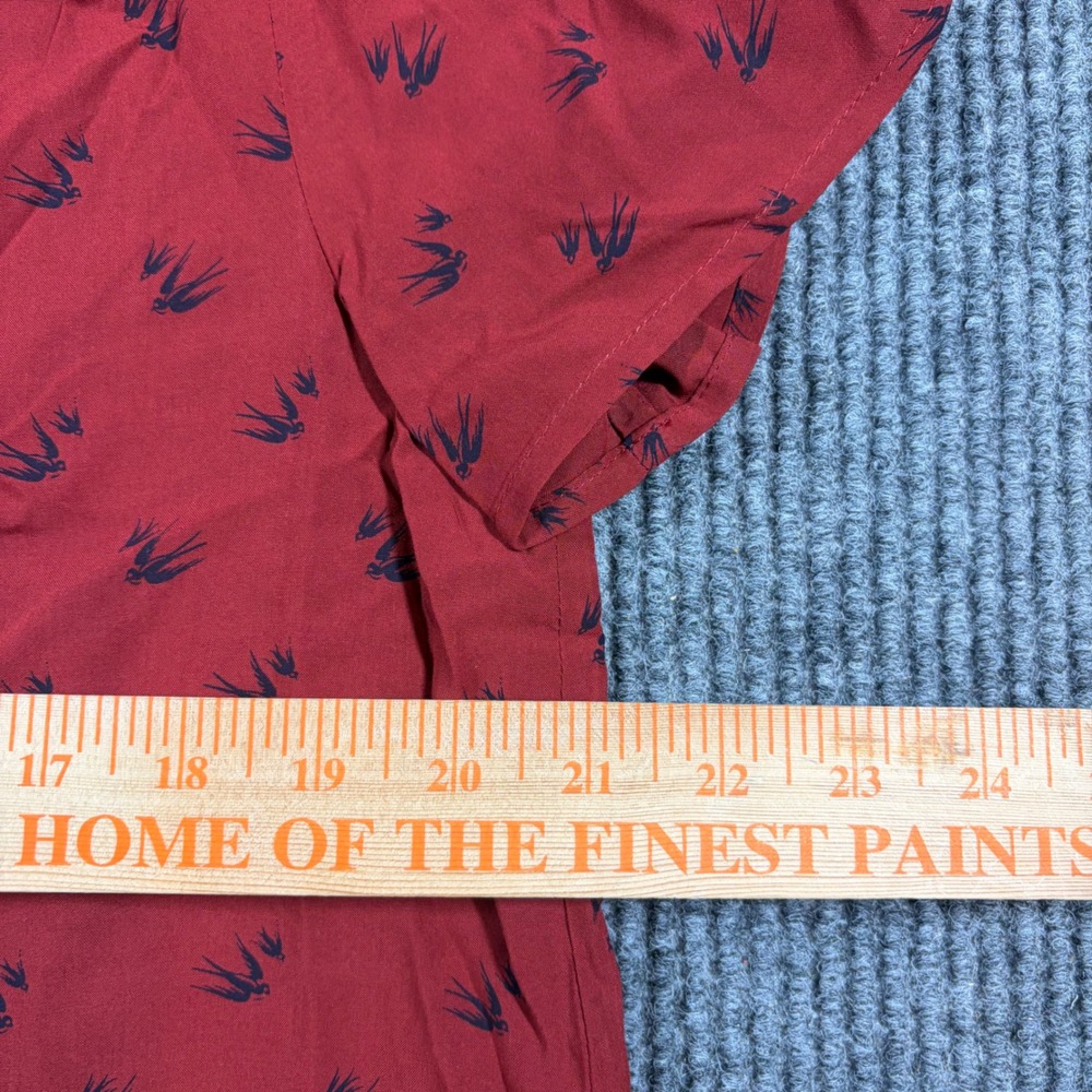 Levis Shirt Women's M Red Bird Print Short Sleeve Button Front Blouse Top New - Picture 6 of 7